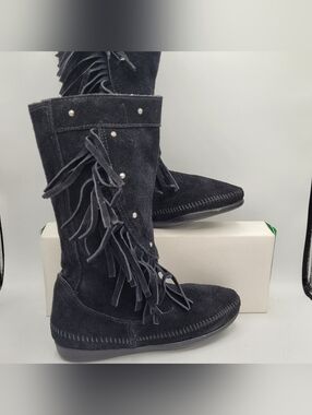 Minnetonka  Black Leather Fringe Moccassuns Size 7